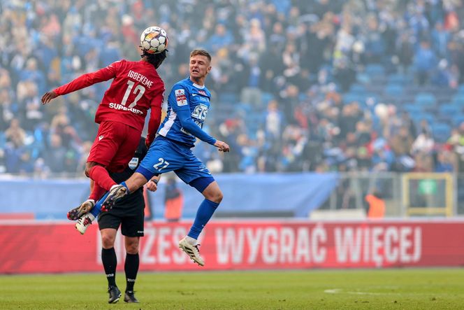 Ruch - Wisła: Zaorana murawa na Stadionie Śląskim