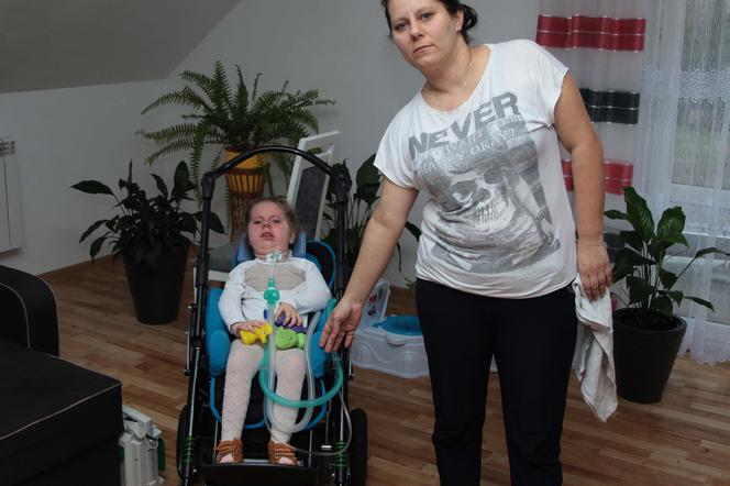 Lenka ma za mały wózek