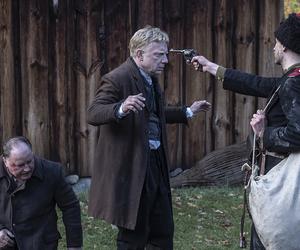 Stulecie Winnych 1 sezon odc. 1. Władysław (Arkadiusz Janiczek), Antoni (Roman Gancarczyk)