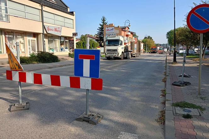 Na krótkim odcinku ulicy Wojskowej w Siedlcach pomiędzy ulicą Katedralną a rondem, także zostanie wyrównana nawierzchnia