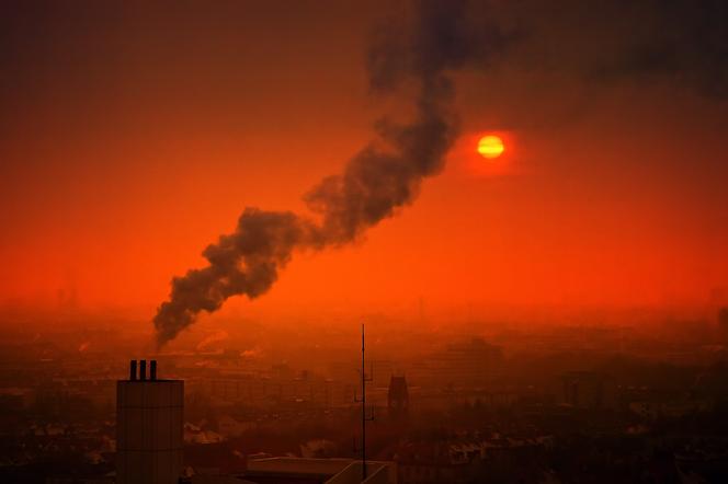 Spalanie nieodpowiednich substancji zwiększa zanieczyszczenie powietrza