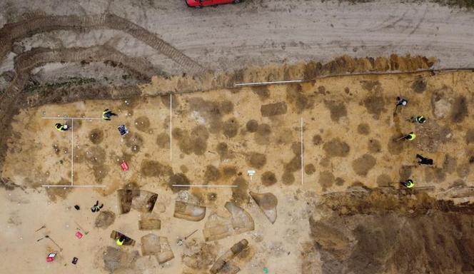 To tam składano spalone ciała i szczątki zmarłych. Archeologiczna sensacja podczas budowy autostrady A2 na Mazowszu