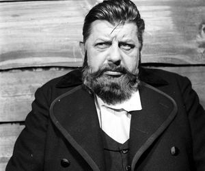 Mariusz Dmochowski, aktor