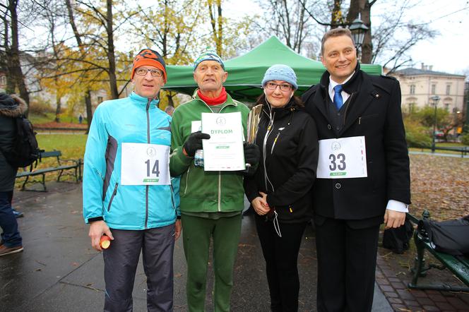 Najstarszy w Polsce maratończyk na IV Biegu dla Serca po Krakowskich Plantach