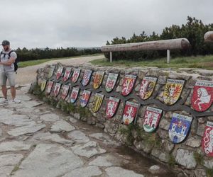 Najlepszy szlak w Karkonoszach dla rodzin z dziećmi. Malowniczy wąwóz, wodospad i słynna hala 
