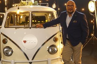 Randka w ciemno. Fenomen miłości zza parawanu