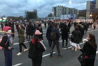 Protest kobiet w Katowicach! Karetka na sygnale jechała wprost na uczestników