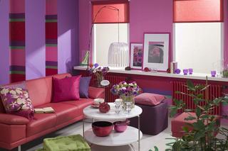 Fioletowy salon. Modne kolory ścian