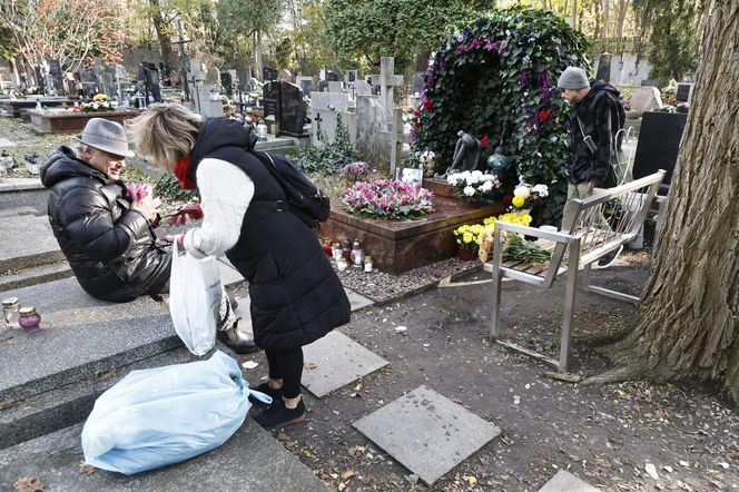 Przy grobie Kory czuwają najbliżsi