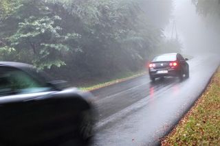 Jak jeździć bezpiecznie jesienią? Policjanci drogówki podpowiadają