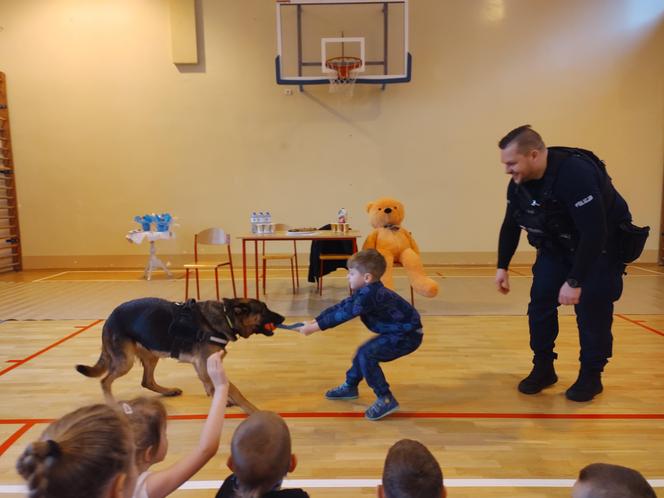 Przedszkolaki i policja