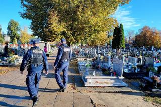 Uwaga na cmentarne hieny! Policja apeluje, by zabezpieczyć też mienie przed wyjazdem na groby