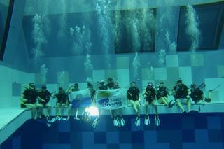 Toruńscy nurkowie na dnie najgłębszego basenu na świecie [AUDIO]