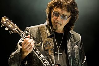 Tony Iommi na temat swojego nadchodzącego solowego albumu. Na razie mam jednego wokalistę 