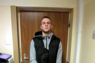 Oni uciekli policji. Jeden odjechał tramwajem, drugi w kajdankach skoczył do wody