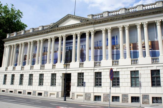 Fasada Biblioteki Raczyńskich; otwarcie nowego gmachu zaplanowane jest na 29 czerwca 2013 roku