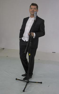 ZENON MARTYNIUK, AKCENT