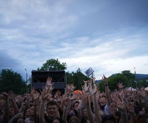 Juwenalia Podbeskidzia 2025. Studenci zaczęli świętowanie. Imprezę rozkręcili Smolasty i Sobel 