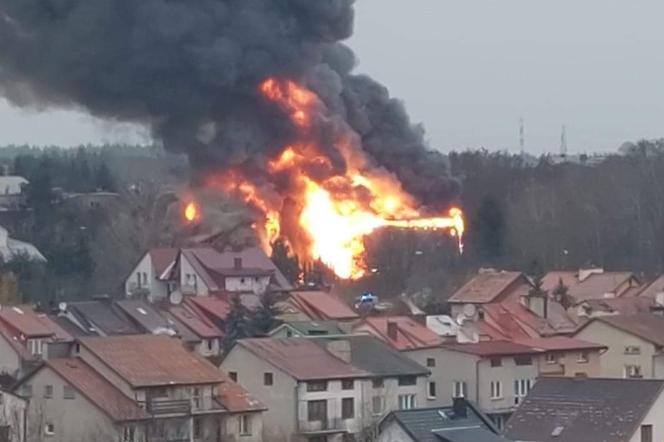 Białystok. Pożar hali sportowej przy ul. Jagiełły [3.12.2022]