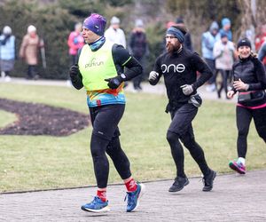 Sobotni parkrun jak zwykle przyciągnął tłumy. To wyjątkowy bieg w samym sercu Katowic ZDJĘCIA