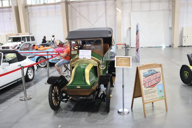 Retro Motor Show rozpoczęte! Wyjątkowe samochody na MTP!