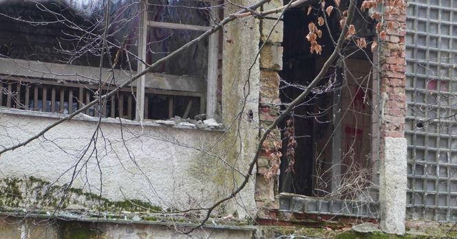 Opuszczone sanatorium "Zdrowie" w Gdyni Orłowie. Ruiny