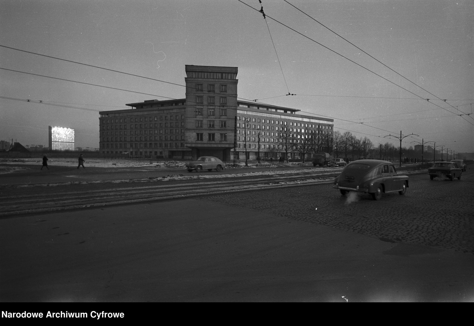 Budynek Głównego Urzędu Statystycznego przy alei Niepodległości w Warszawie