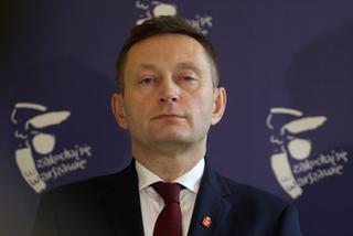 Warszawa: WŚCIEKŁY Rafał Trzaskowski! Ważny POLITYK ruszył na urlop w środku pandemii!