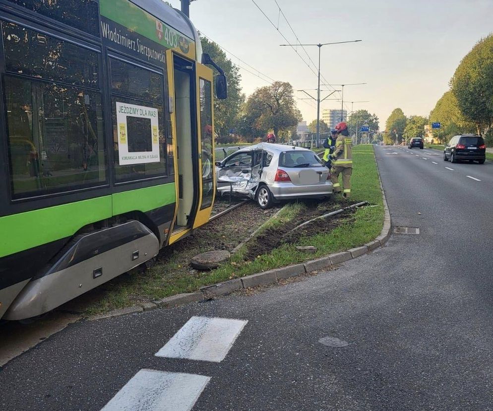 Tramwaj pod osobówką. Zderzenie na Pułkownika Dąbka