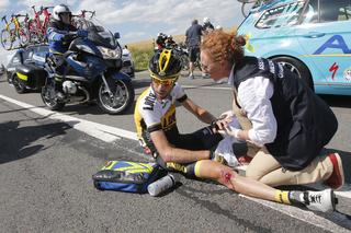 ZOBACZ potworną kraksę na trasie Tour de France, kolarze rezygnują [WIDEO I ZDJĘCIA]