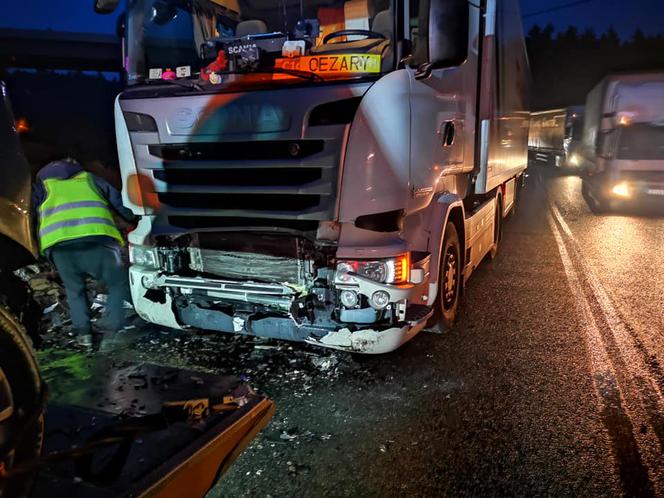 Wypadek na DK 10 w Białych Błotach! Spore utrudnienia dla kierowców [ZDJĘCIA] 