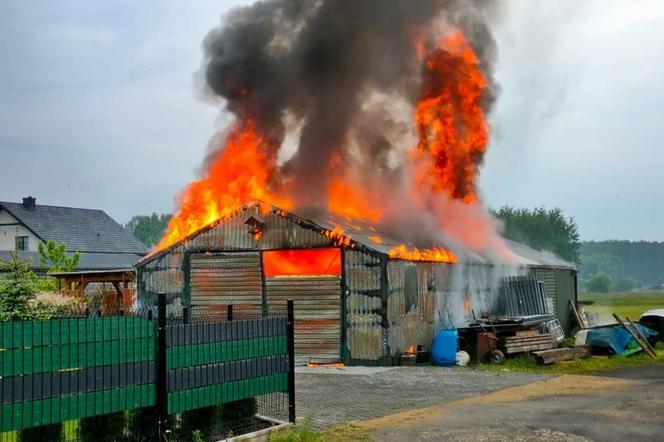 Pożar blaszanego warsztatu na ul. Ruchu Oporu w Bojszowach Nowych