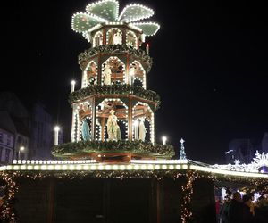 Bytomski rynek świeci się jak choinka. Gwiazda DeLoreana rozświetliła Bytomski Jarmark Świąteczny