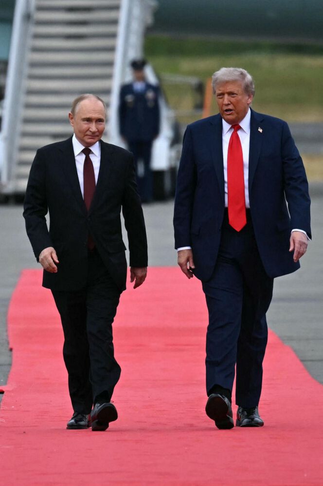  Zwrócili uwagę na ręce Putina. Zagadka rozwiązana?