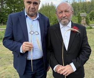 Cezary Żak i Artur Barciś prywatnie na Facebooku