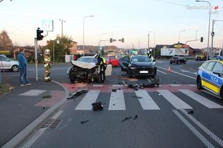 Wypadek w Świerklanach. Kierująca nie ustąpiła pierwszeństwa. Są ranni