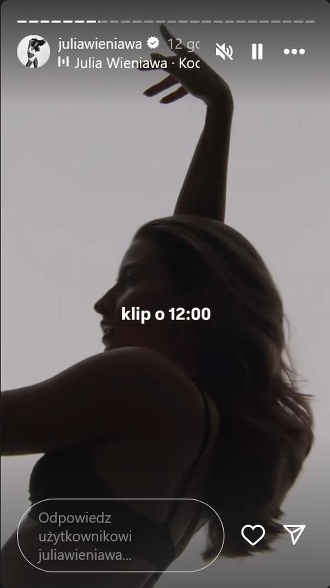 Julia Wieniawa promuje nową piosenkę w samej bieliźnie. Tylko spójrzcie na te nagrania!