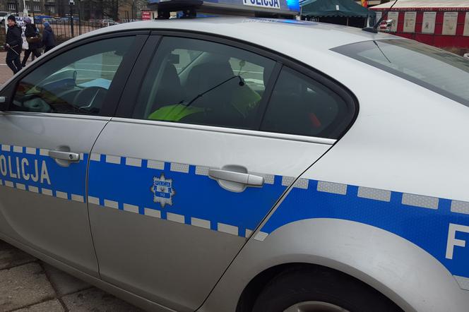 Policjanci z Łodzi zatrzymali sprawcę napadów na dwa salony jubilerskie i lombard