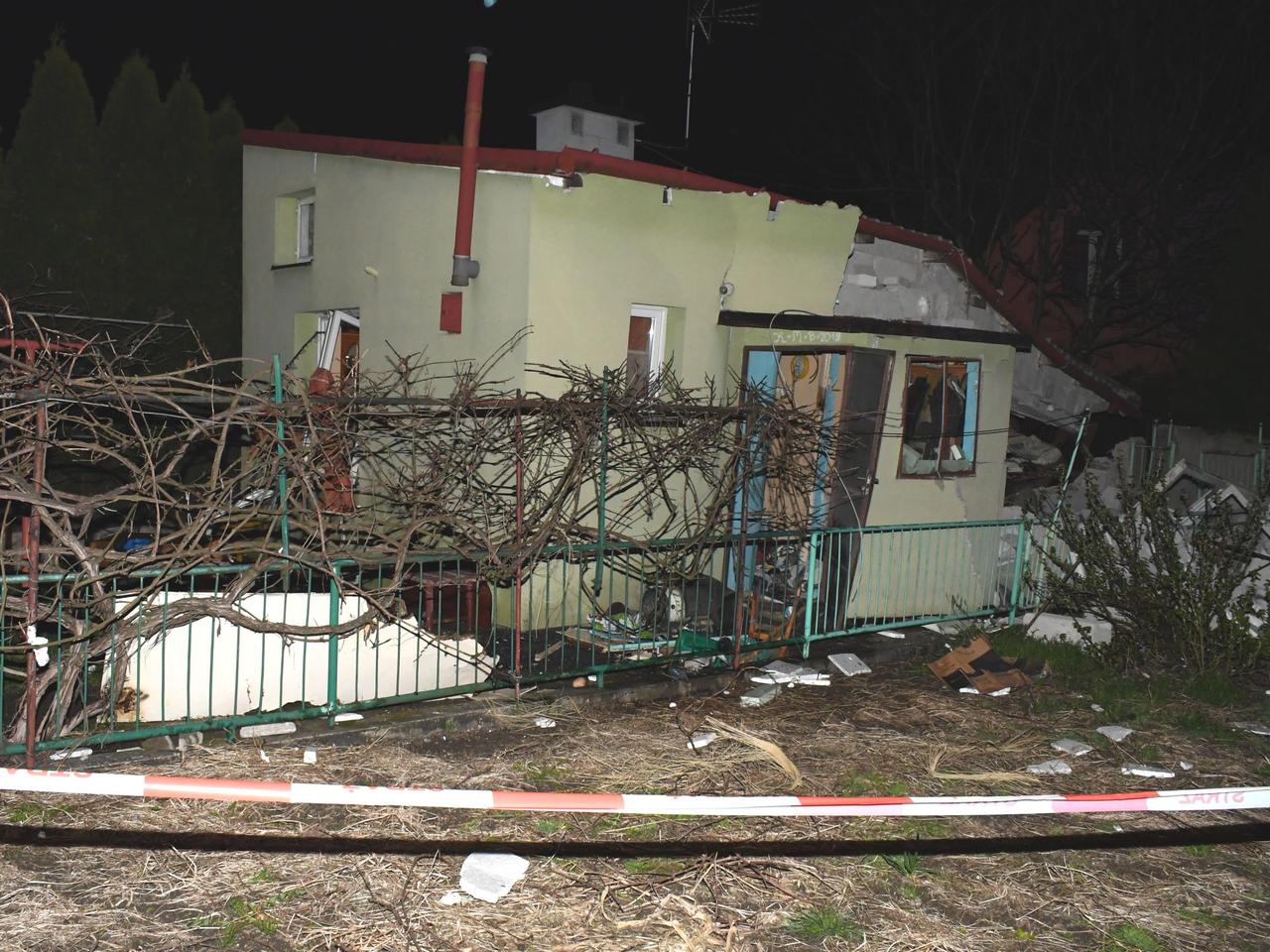 Mława. Wybuch gazu w domu przy Srebrnej! Poparzonego 42-latka zabrała karetka