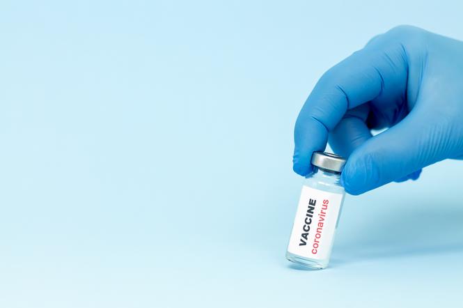 Szczepionka AstraZeneca - czy warto się jej bać?