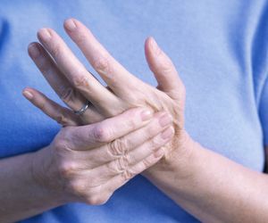 Choroby reumatyczne - przyczyny, rodzaje, objawy i leczenie