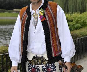 Sebastian Karpiel-Bułecka Piosenkarz gospodarzem programu Magiczne Podhale