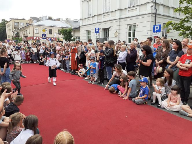 Siedlczanie mogli wsiąść w wehikuł czasu i zobaczyć ulicę Pułaskiego - Piękną sprzed stu lat