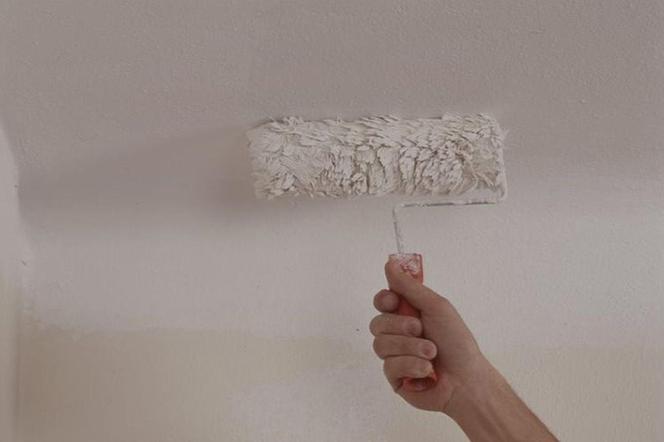 Malowanie zniszczonych ścian. Jak przygotować ściany do malowania?