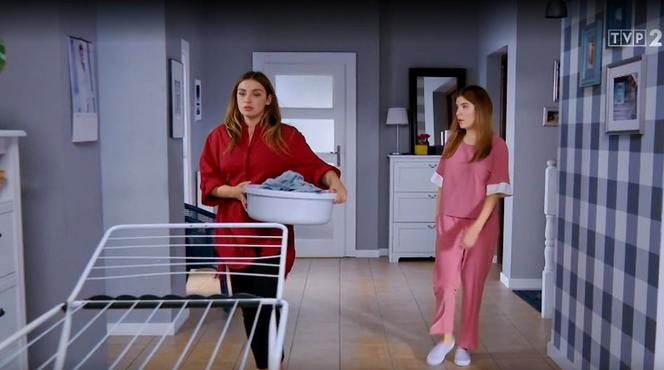 Barwy szczęścia, odc. 2216. Klara (Olga Jankowska), Agata (Natalia Zambrzycka)