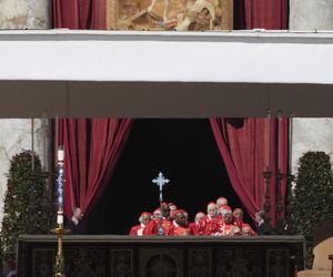 Zaczął się pogrzeb papieża Franciszka. Jedna z największych takich ceremonii w historii