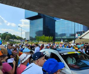 Tour de Pologne w Katowicach. Kolarze bawią się z kibicami