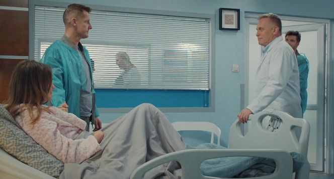 M jak miłość odc. 1878. Franka (Dominika Kachlik), Paweł (Rafał Mroczek), Artur Rogowski (Robert Moskwa)