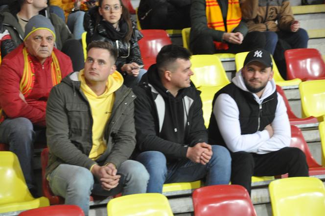 Żółto-czerwono na Suzuki Arenie! Zdjęcia kibiców na meczu Korona Kielce - Jagiellonia Białystok