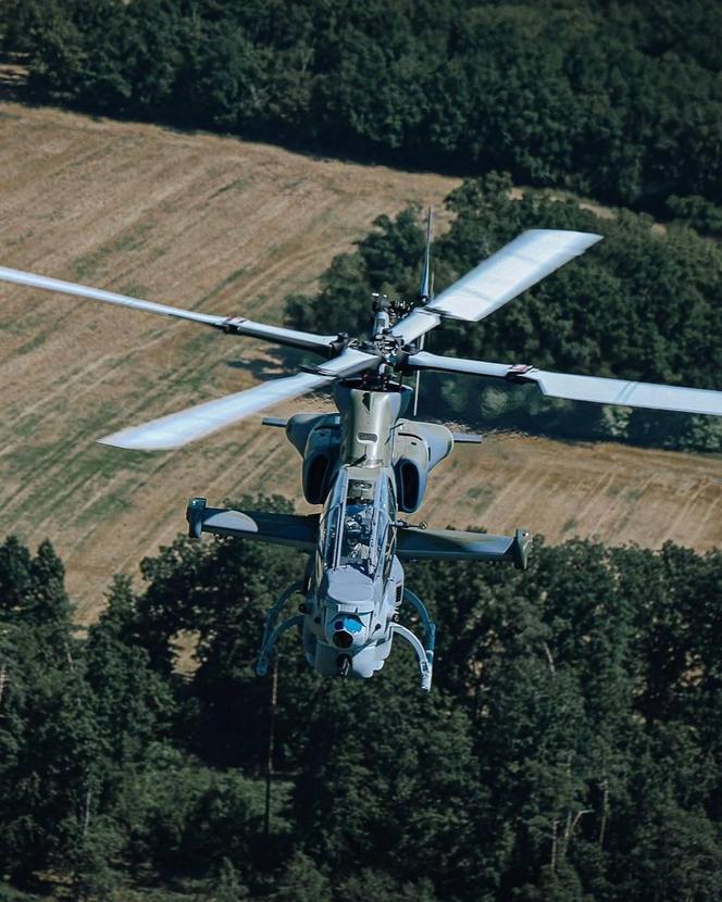 Czeski AH-1Z Viper w locie